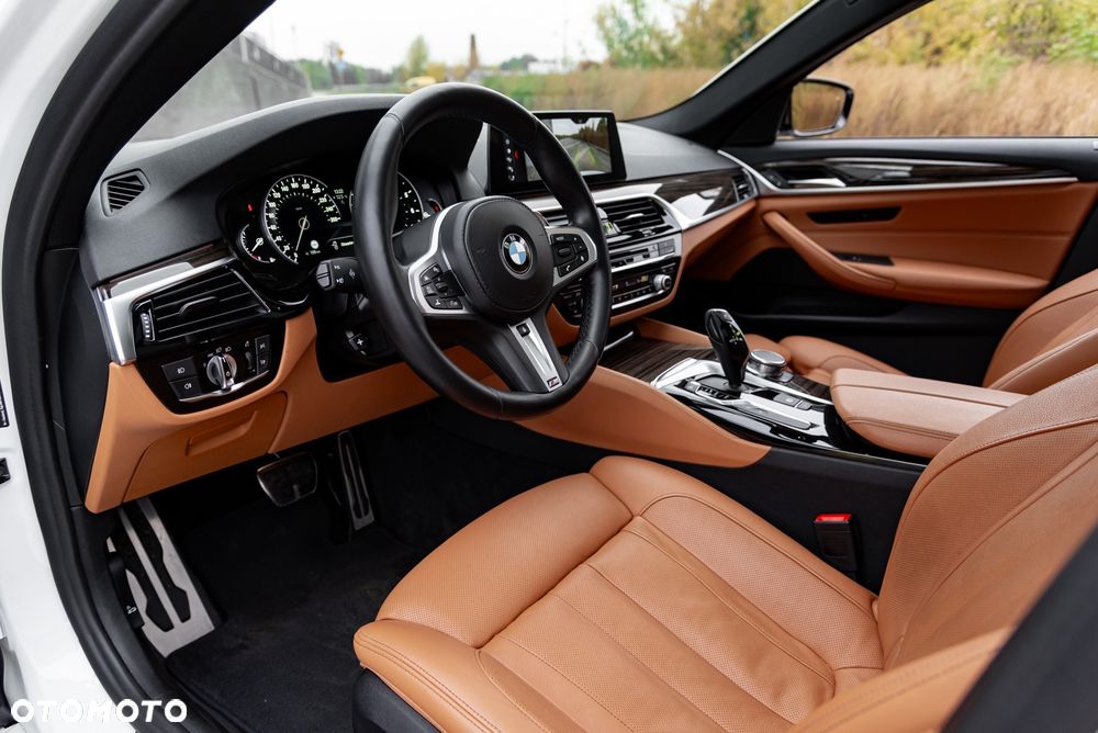 BMW Seria 5 530i xDrive GPF M Sport sport - 17