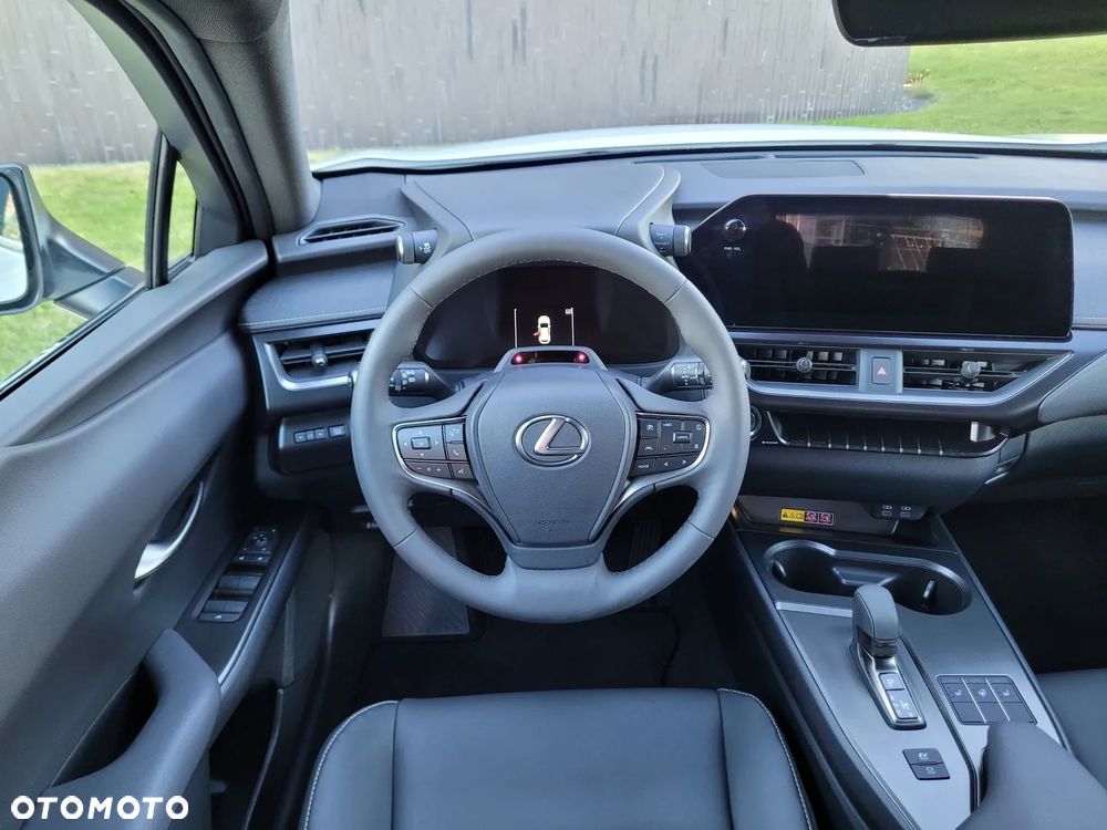 Lexus UX 300h F Sport Design - 11