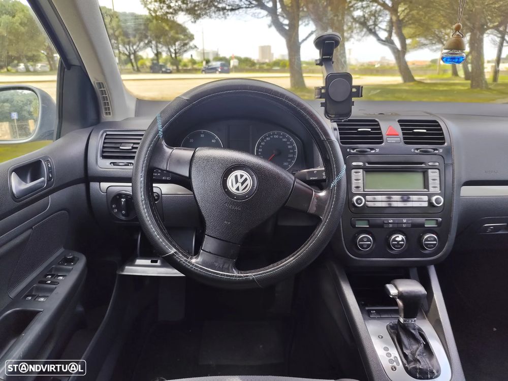 VW Golf 1.9 TDi Confortline DSG - 23