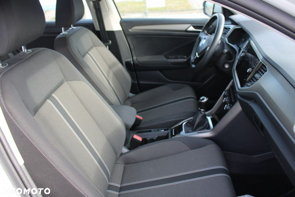 Volkswagen T-Roc - 13