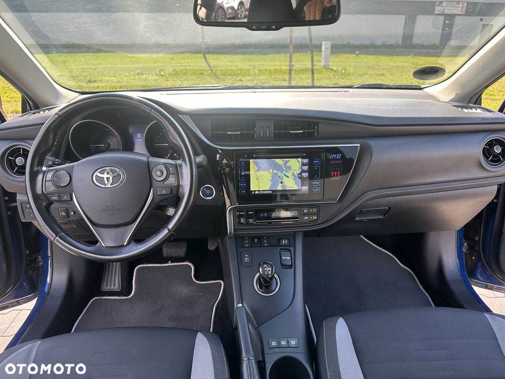 Toyota Auris - 10