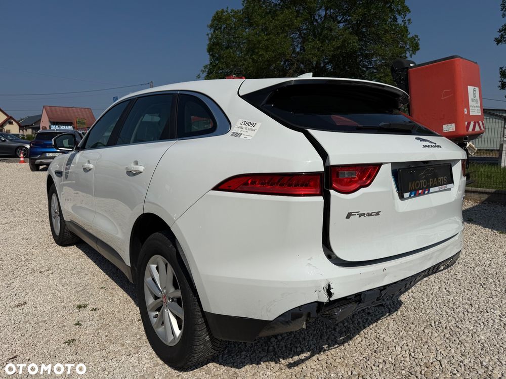 Jaguar F-Pace - 6