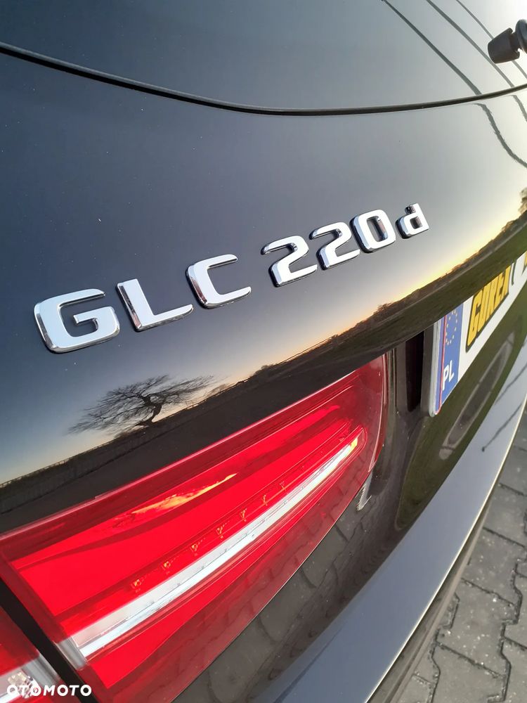 Mercedes-Benz GLC 220 d 4Matic 9G-TRONIC AMG Line - 11
