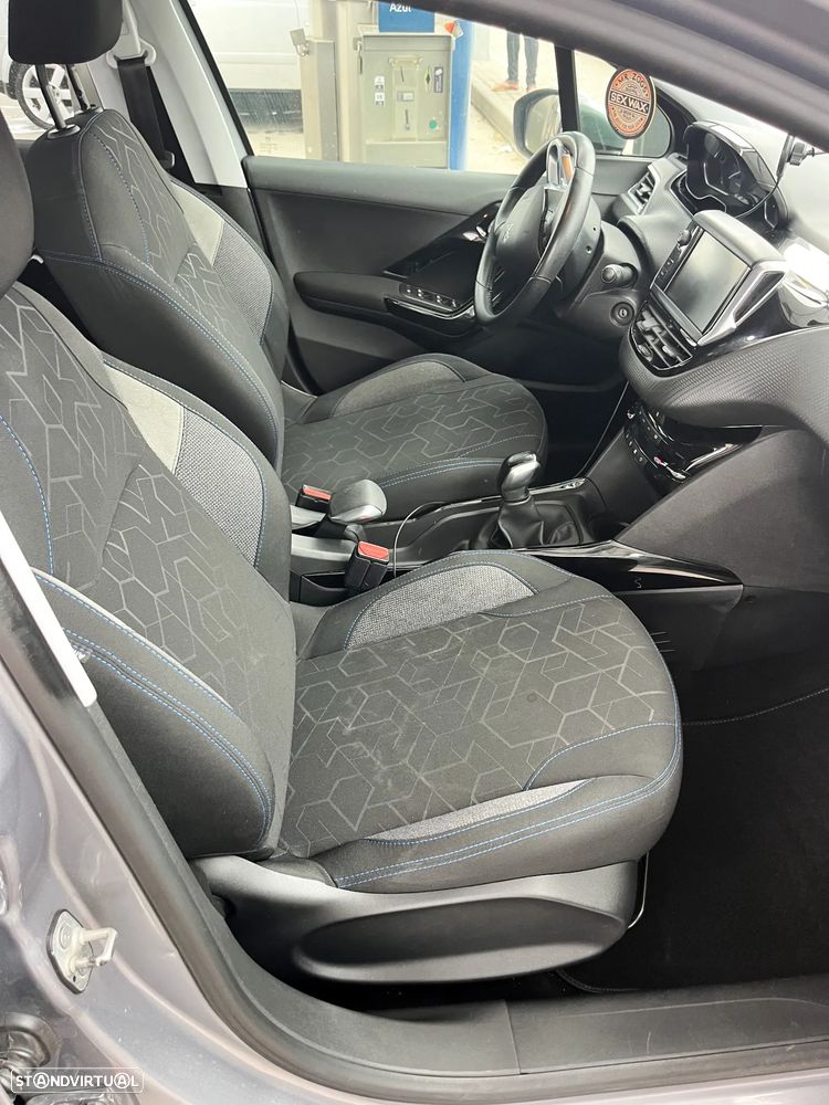 Peugeot 2008 PureTech 82 Style - 15