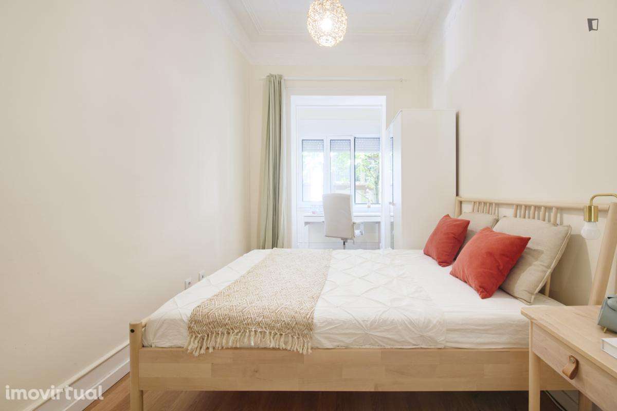 Quarto - localizado em Marquês de Pombal Lisbon - Grande imagem: 2/27