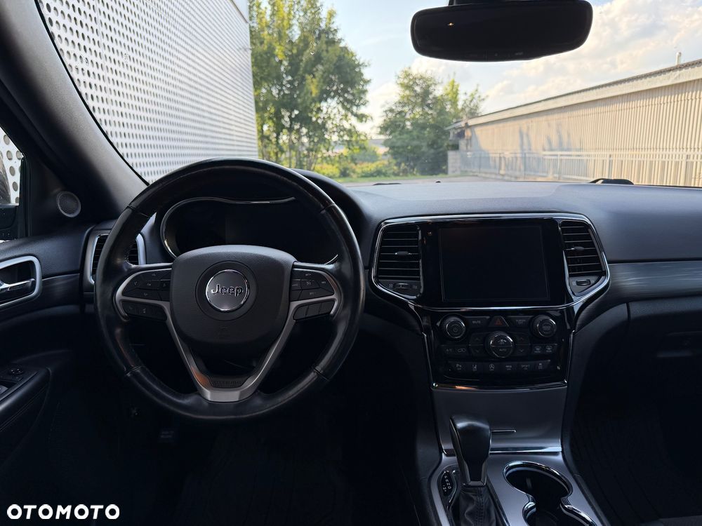 Jeep Grand Cherokee - 11