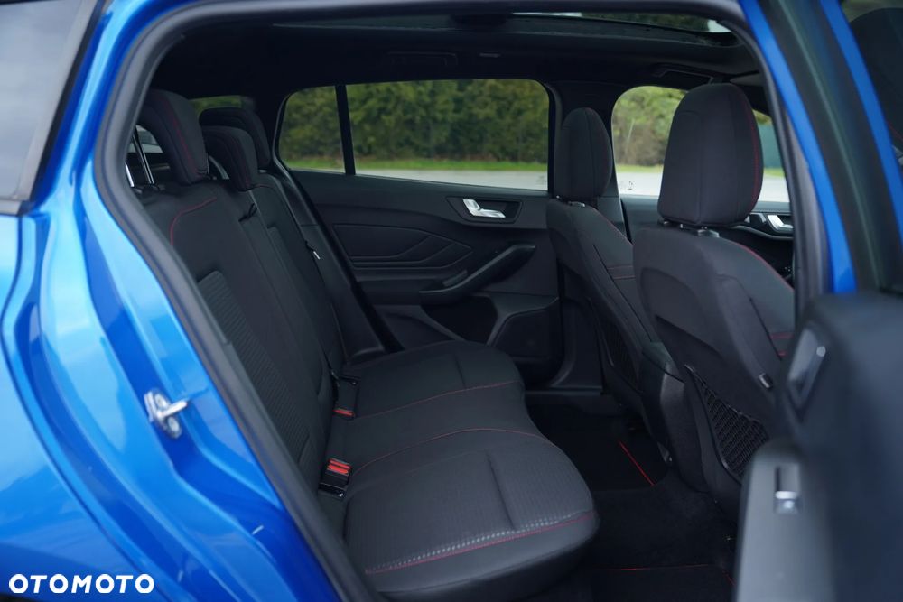 Ford Focus 1.5 EcoBlue Start-Stopp-System ST-LINE - 20