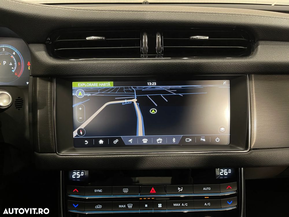 Jaguar XF 20d AWD Aut. Chequered Flag - 14