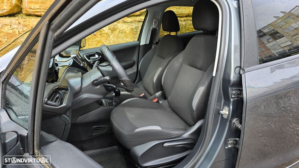 Peugeot 208 1.2 PureTech Style - 34