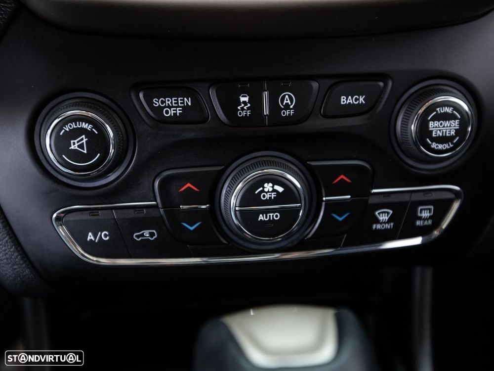 Jeep Cherokee - 20