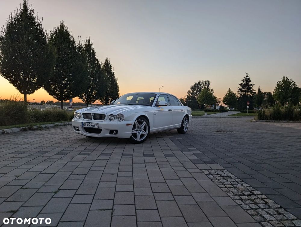 Jaguar XJ - 1