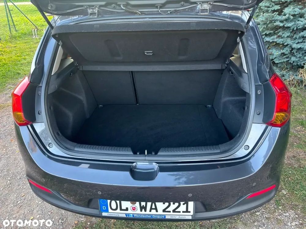 Kia Ceed 1.4 CVVT Fifa World Cup Edition - 8