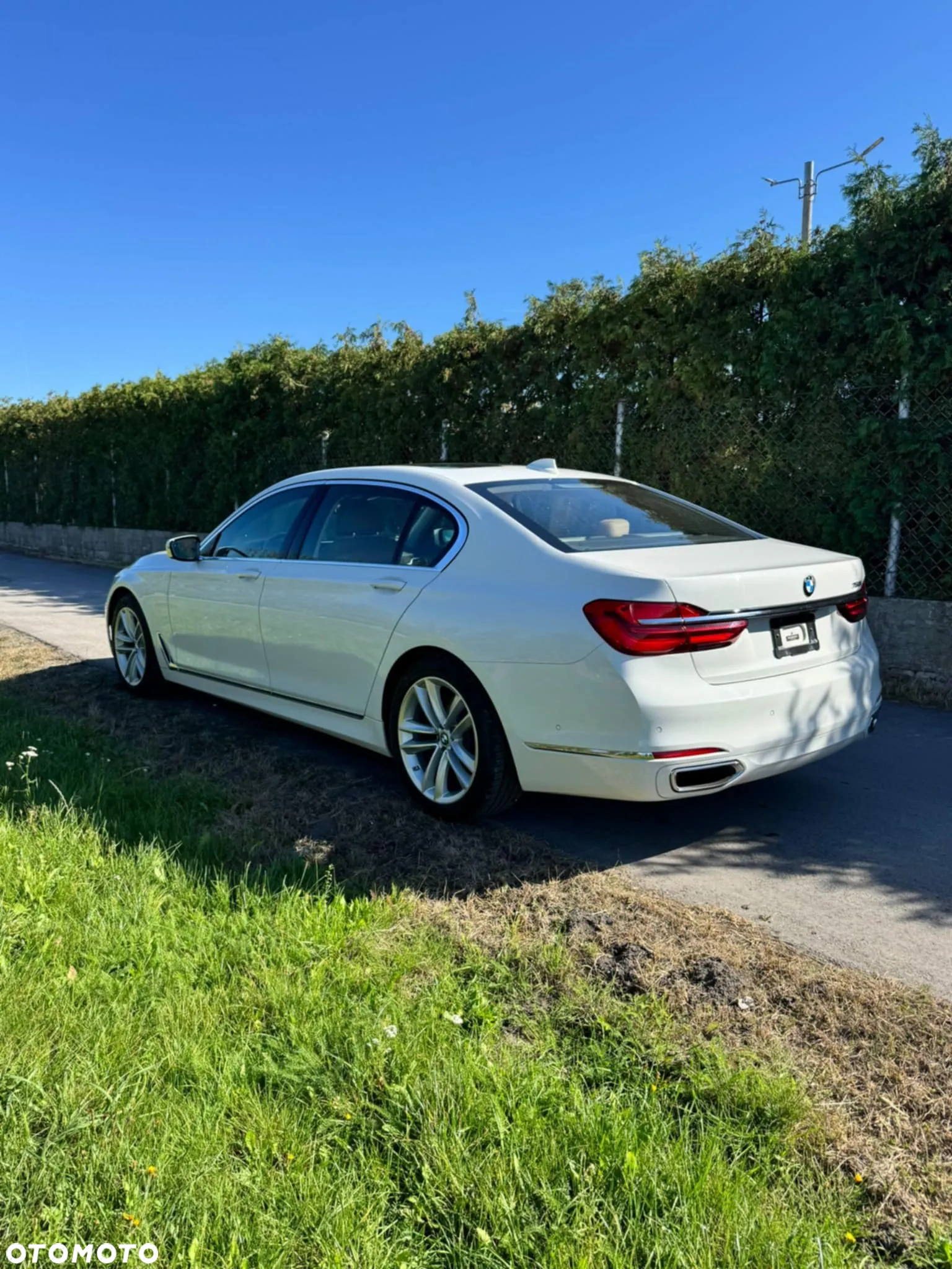 BMW Seria 7 750i - 5