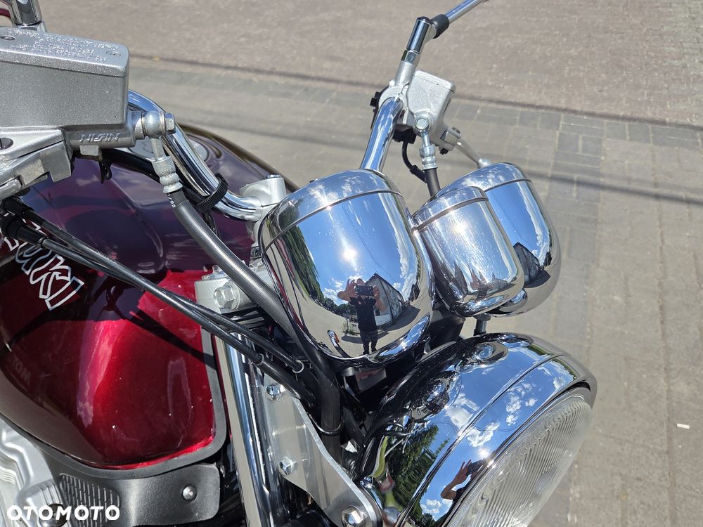 Suzuki GSX - 21