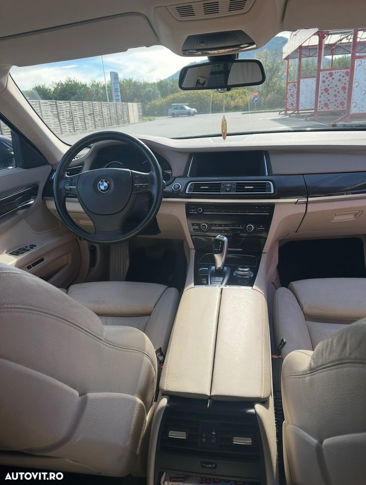 BMW Seria 7 730d xDrive - 15