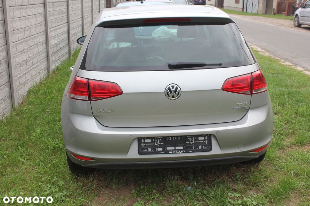 Volkswagen Golf - 6