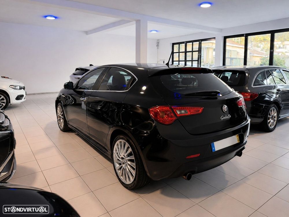 Alfa Romeo Giulietta 2.0 JTDM Distinctive - 5