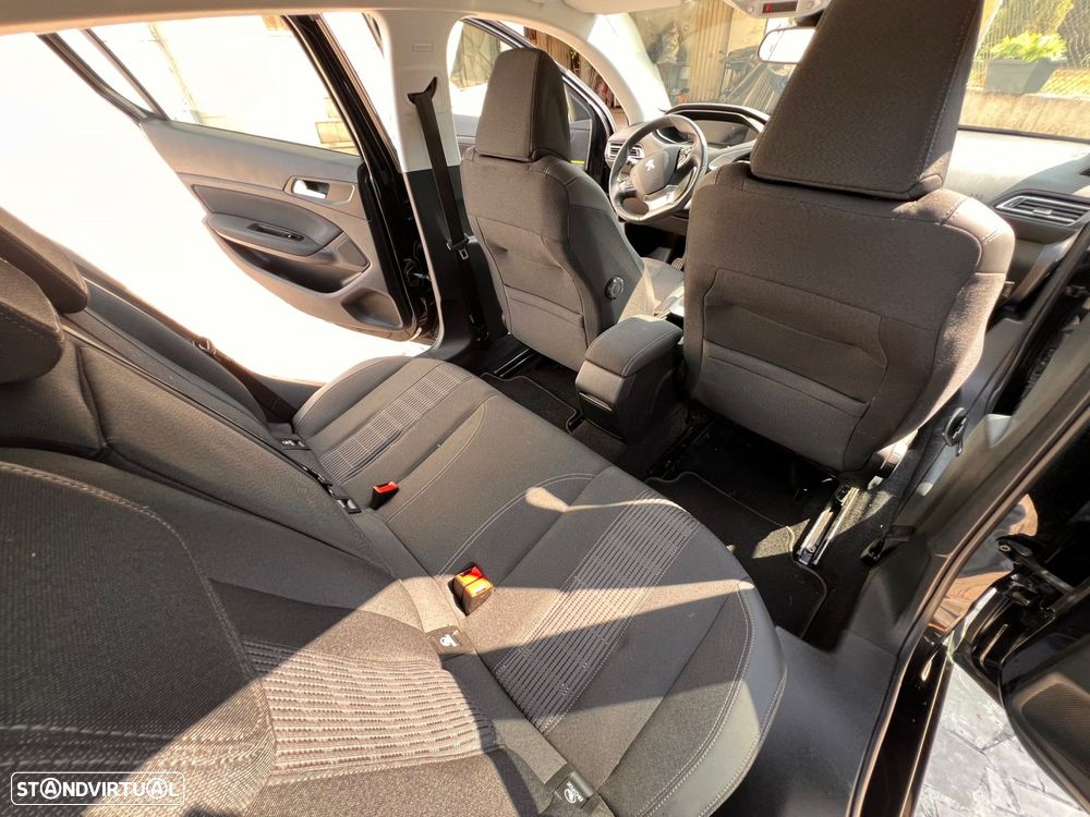 Peugeot 308 1.2 PureTech Allure - 29