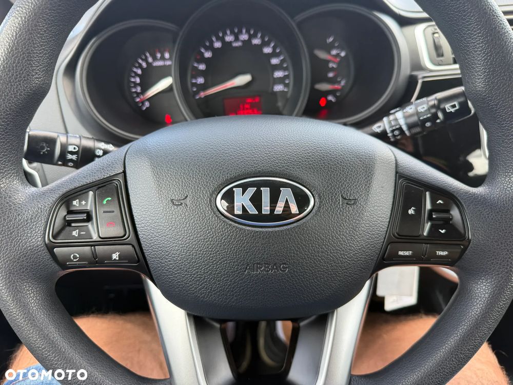 Kia Rio 1.2 Dream Team Edition - 30