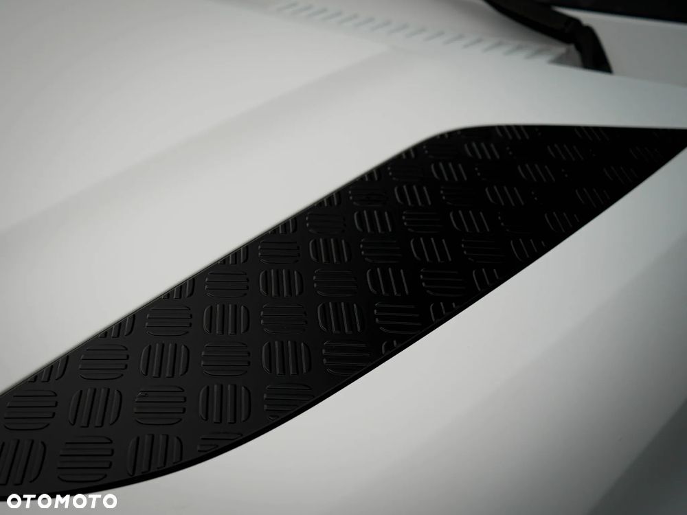 Land Rover Defender 5.0 P525 V8 - 7