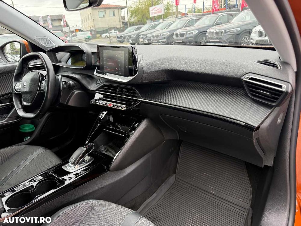 Peugeot 2008 1.5 BlueHDI 130 S&S EAT8 Allure - 21