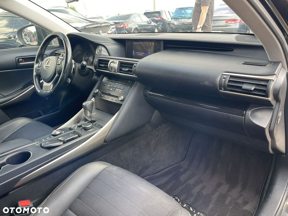 Lexus IS 200t / 300 Elegance - 11