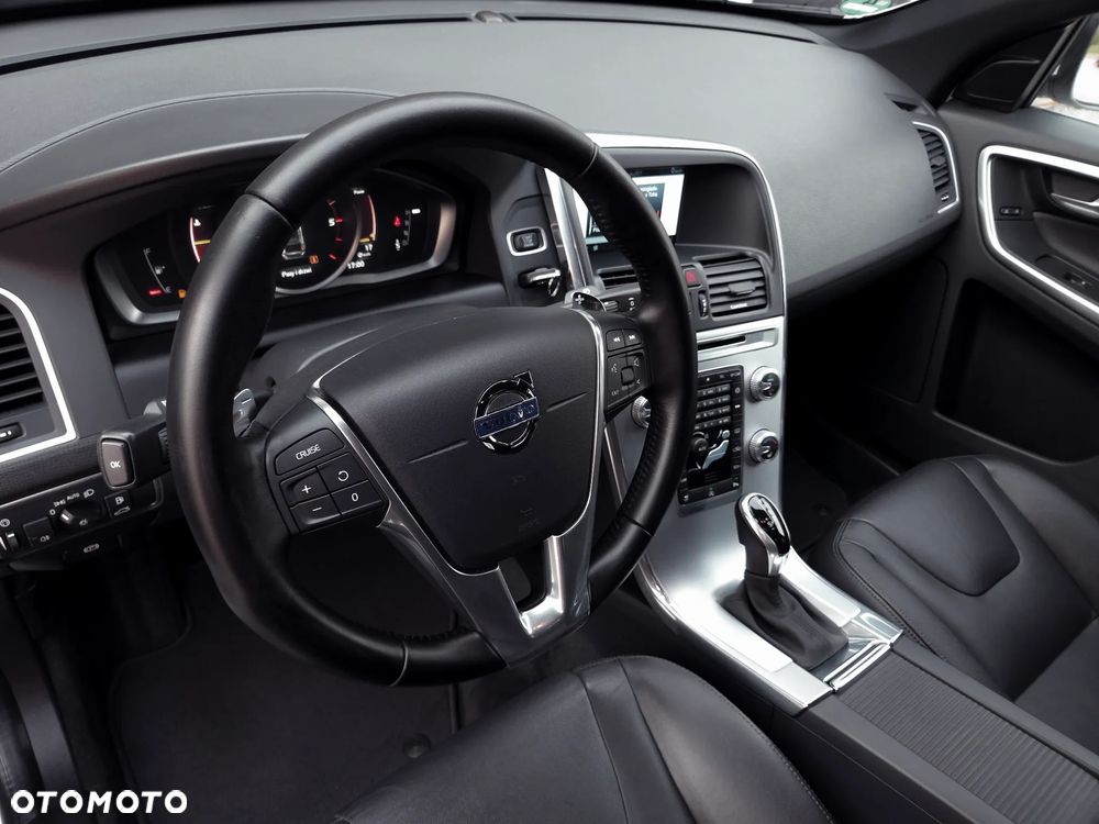 Volvo XC 60 D4 Geartronic Summum - 17
