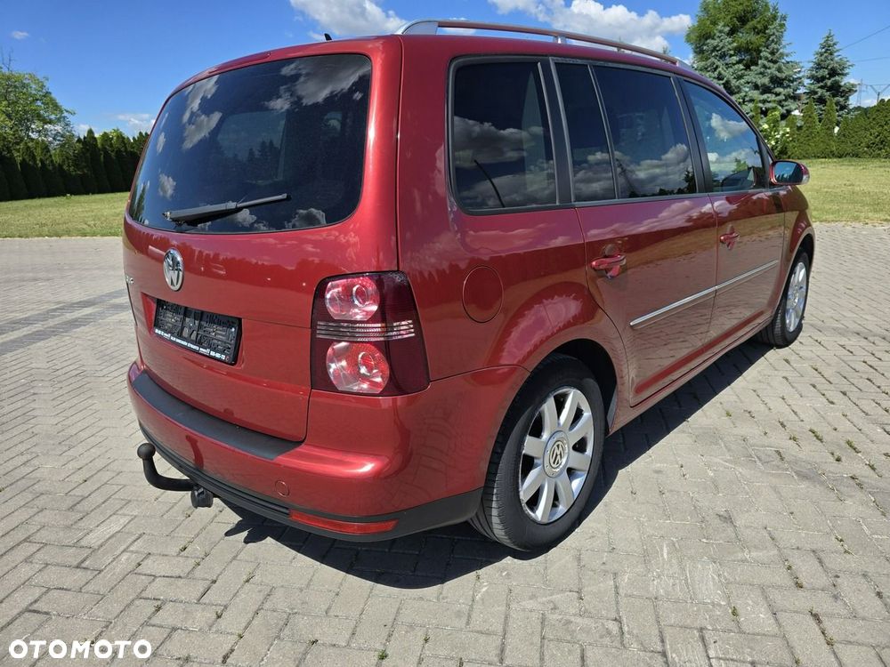 Volkswagen Touran - 10