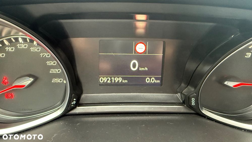 Peugeot 308 1.2 PureTech Allure S&S - 9