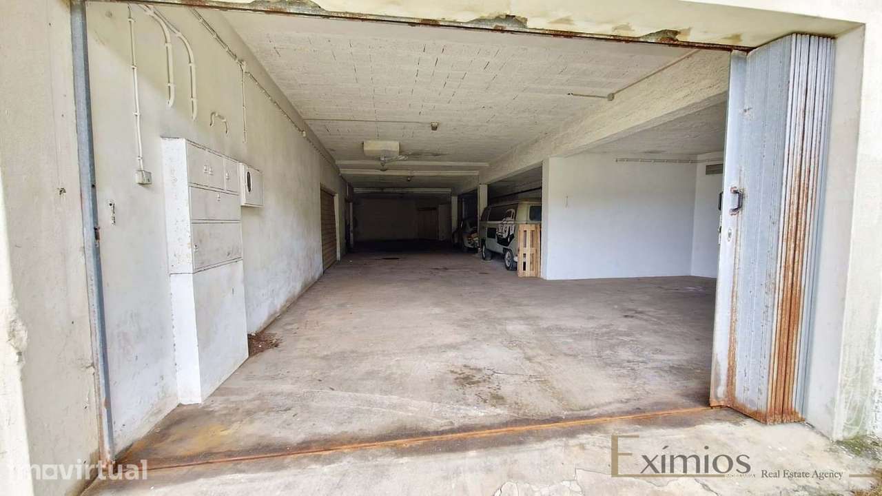 Garagem para cinco carros, em Aver-o-Mar - Grande imagem: 2/2