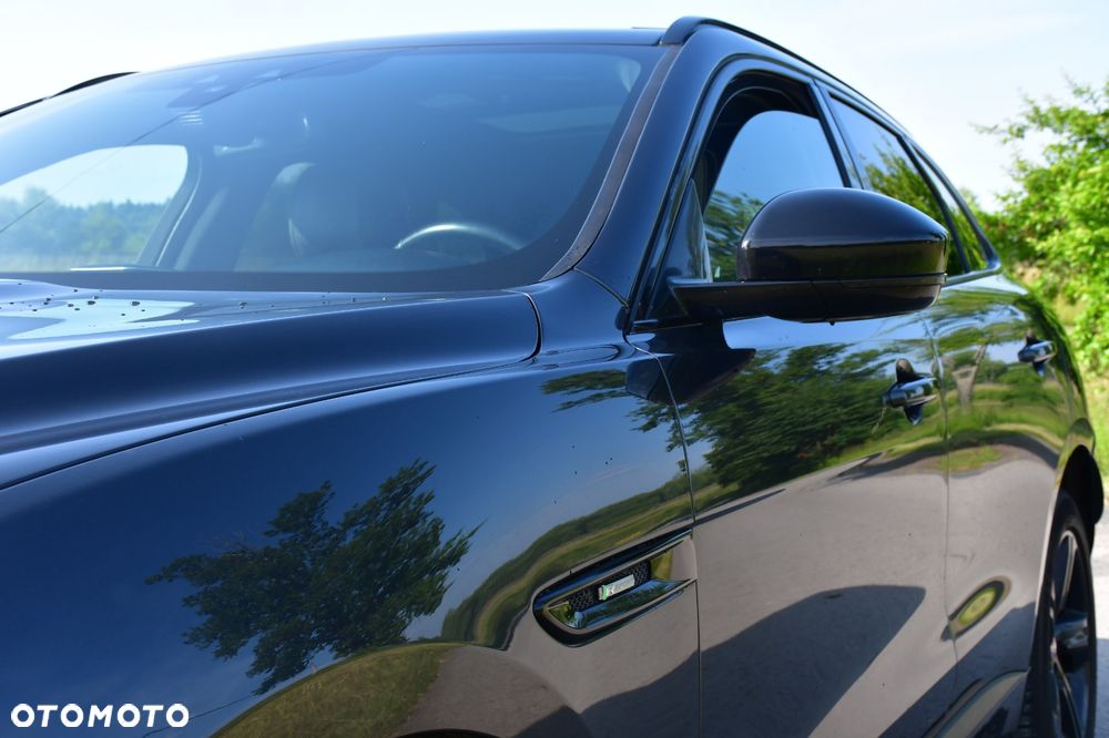 Jaguar F-Pace - 4