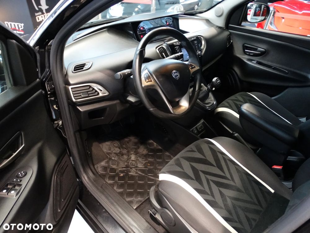 Lancia Ypsilon 1.2 8V Platinum S&S - 19