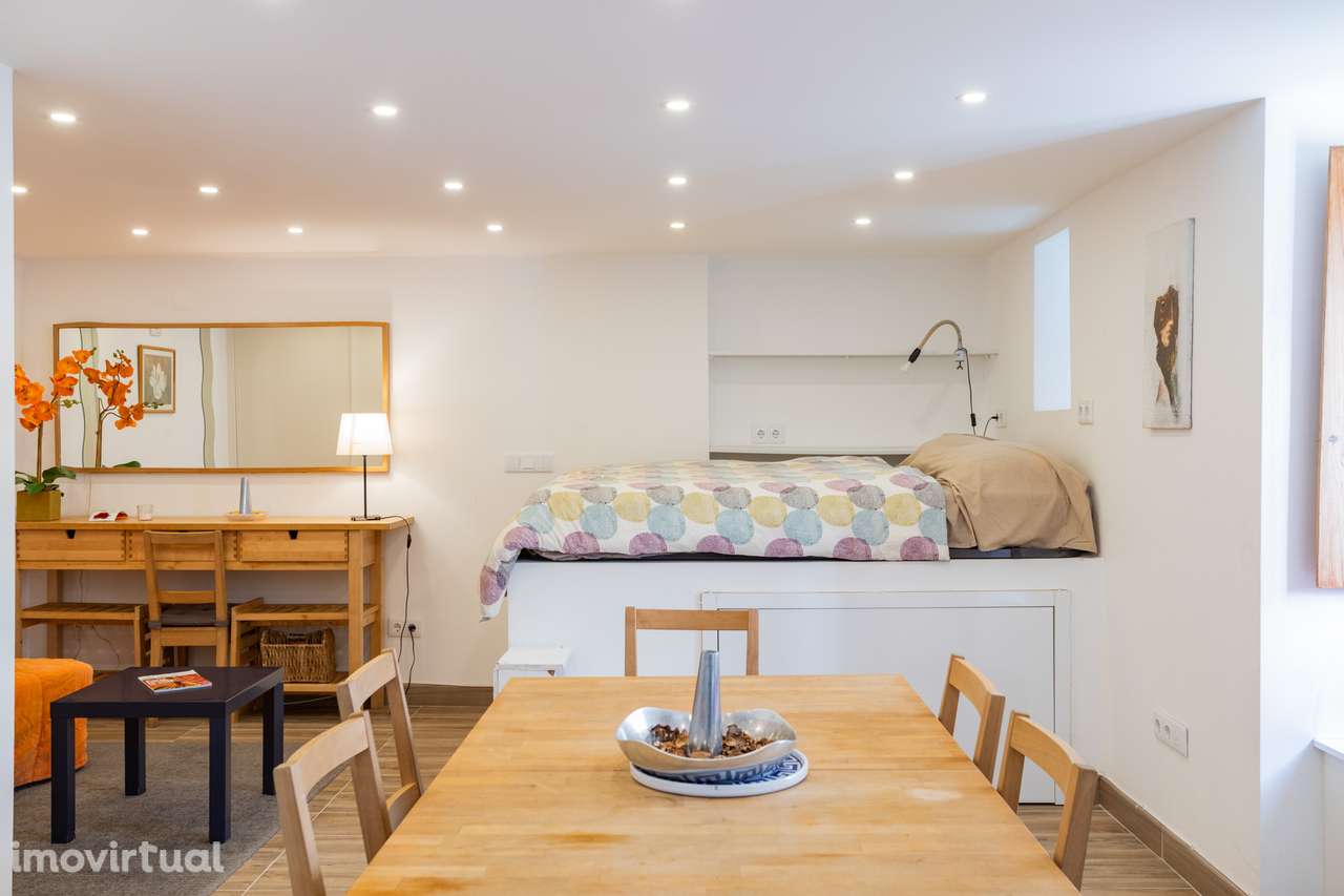 Descubra o Charme Lisboeta: Apartamento Mobiliado com Vista para o Cas - Grande imagem: 2/20