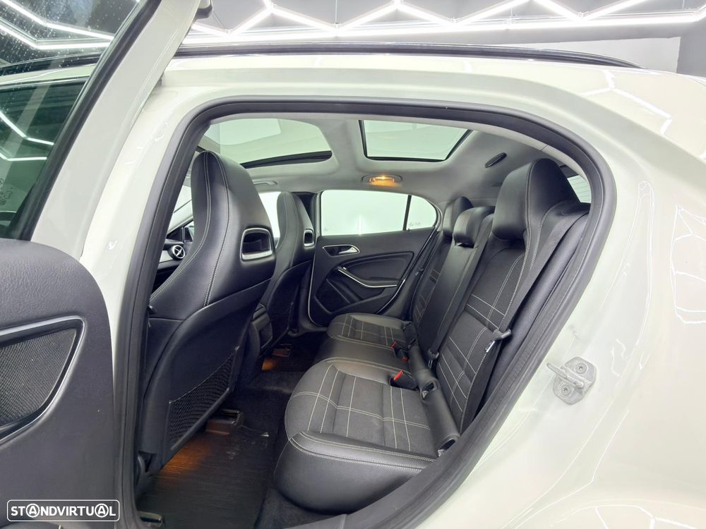 Mercedes-Benz GLA 200 Urban - 10