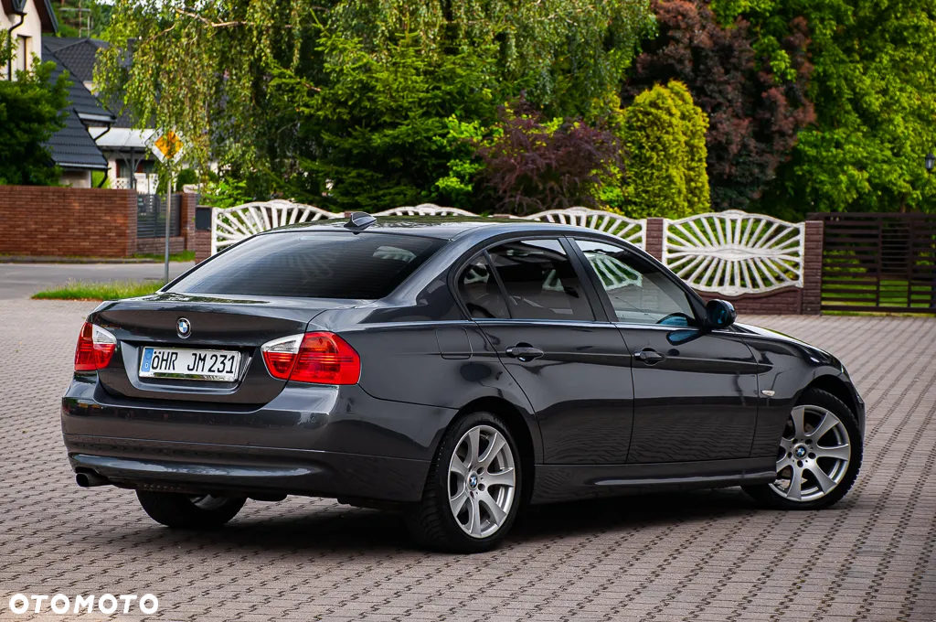 BMW Seria 3 320i - 26