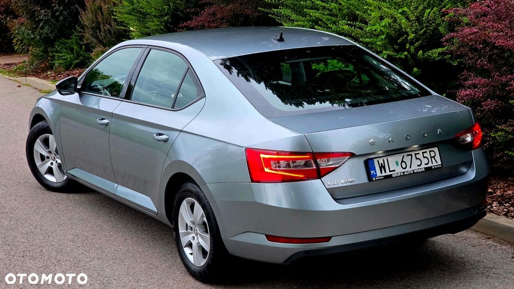 Skoda Superb 2.0 TDI SCR Ambition - 3