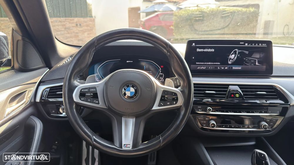 BMW 530 e Pack Desportivo M - 5