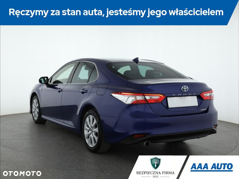 Toyota Camry - 5