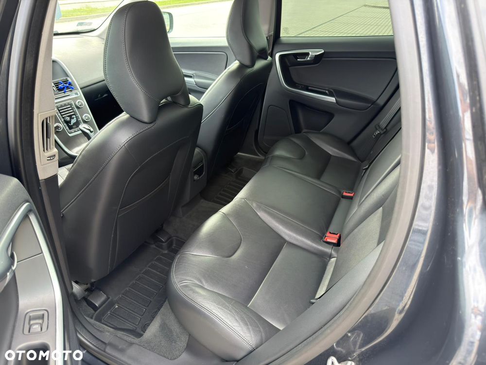 Volvo XC 60 D4 Geartronic Kinetic - 11