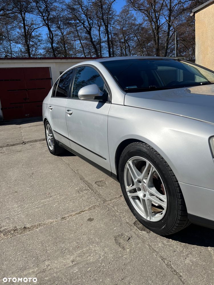 Volkswagen Passat 2.0 TDI Trendline - 12