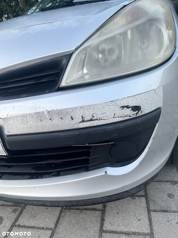 Renault Clio - 12