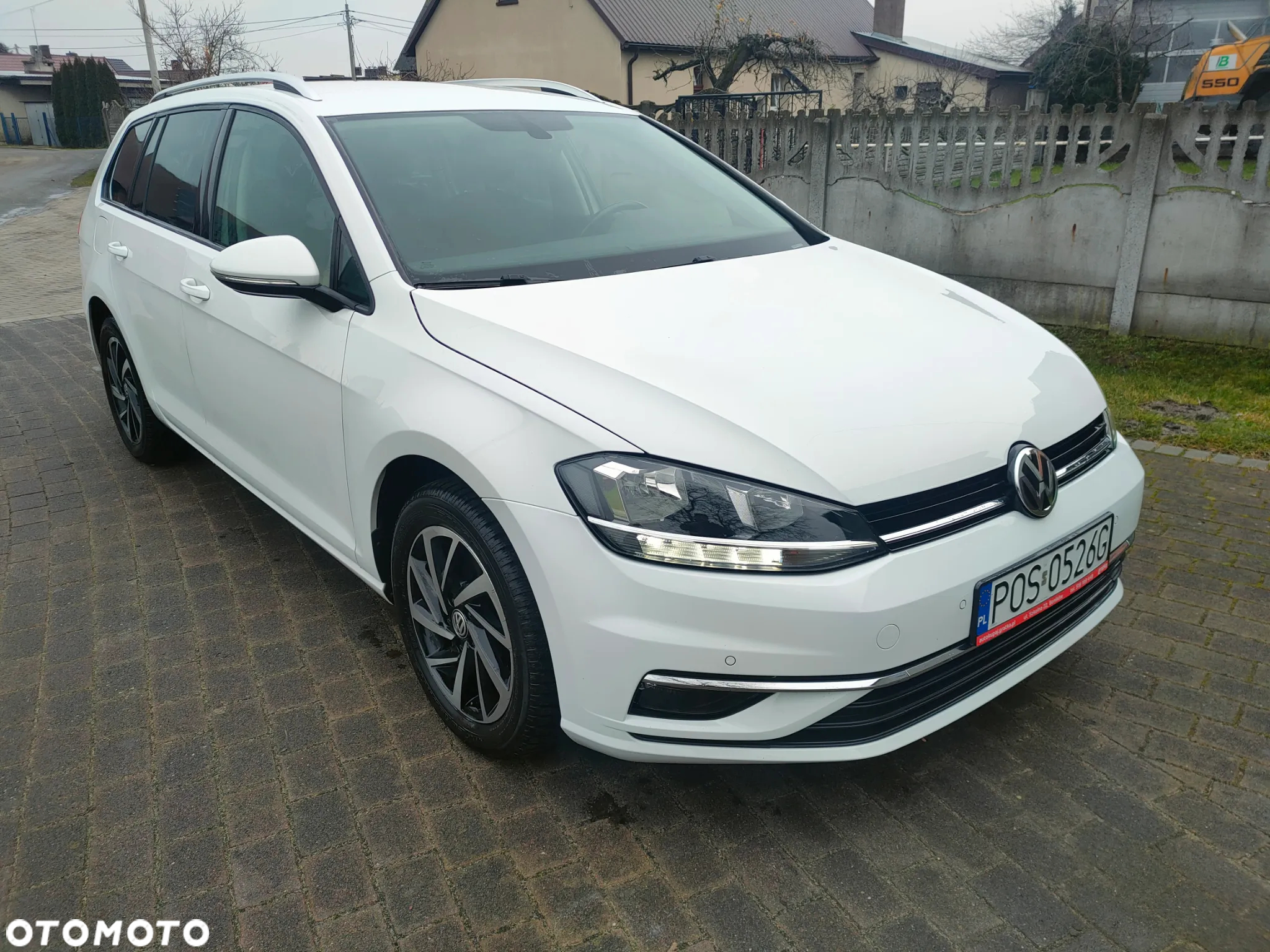 Volkswagen Golf - 22