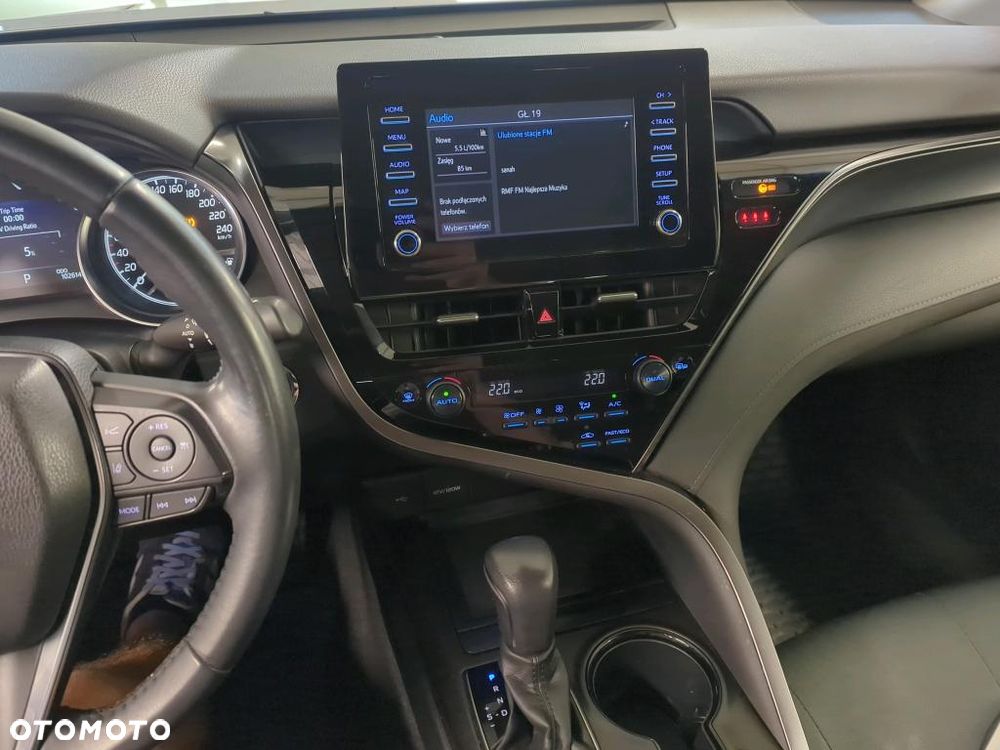 Toyota Camry 2.5 Hybrid Comfort CVT - 12