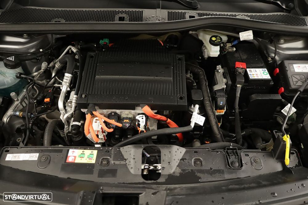 Peugeot e-2008 50 kWh GT - 27