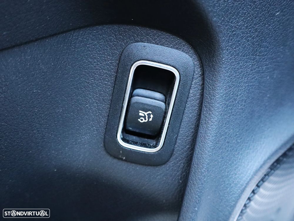 Mercedes-Benz CLA 180 d Shooting Brake AMG Line Aut. - 41