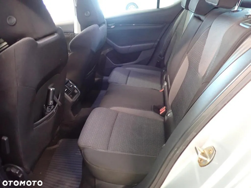 Skoda Octavia 1.5 TSI ACT Ambition - 9