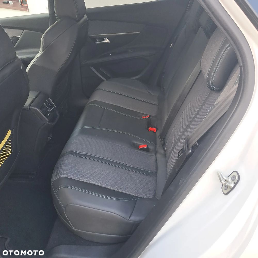 Peugeot 3008 1.6 PureTech GPF Active S&S EAT8 - 13