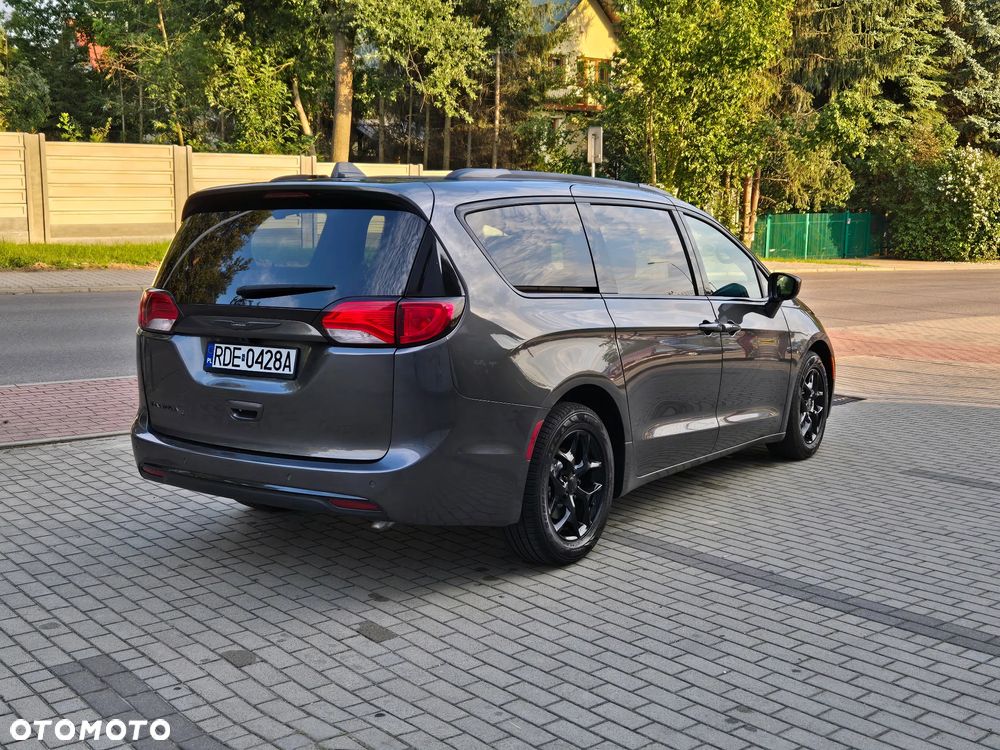 Chrysler Pacifica - 6