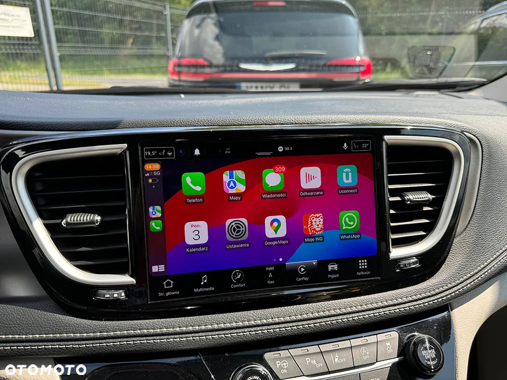 Chrysler Pacifica - 34