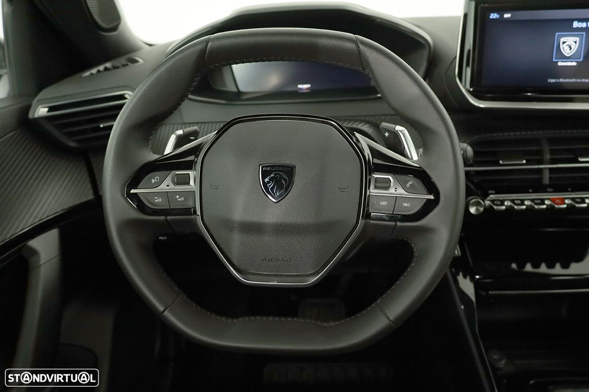 Peugeot 2008 1.2 PureTech Allure EAT8 - 15